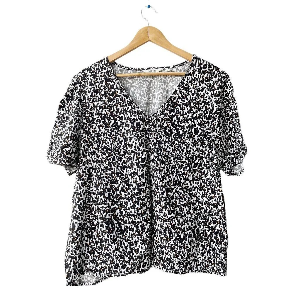 Candace Cameron Top Bure Printed w/ Ruched Detail Black Short Sleeve Blouse Sz L